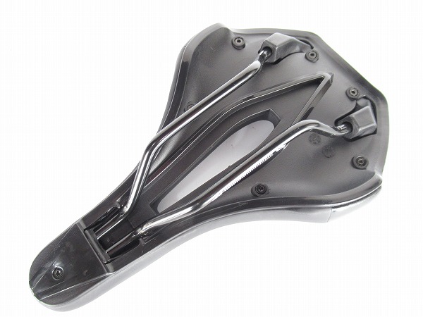 サドル　ブラック　スチールレール