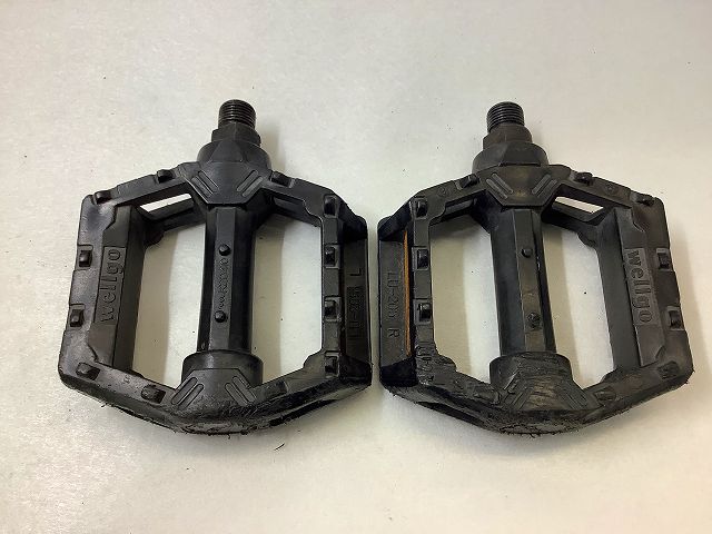 フラットペダル