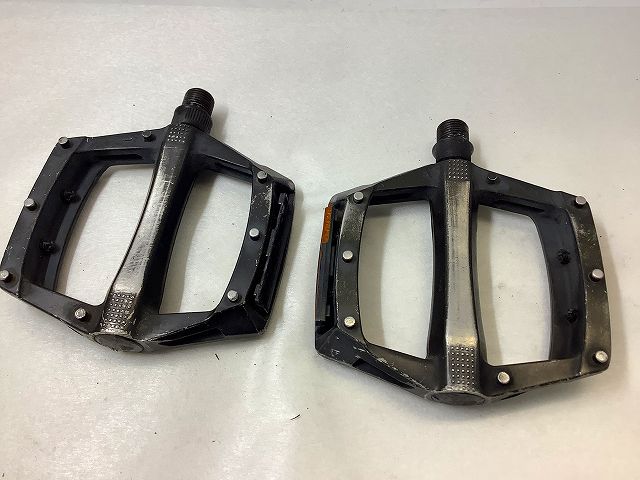 フラットペダル