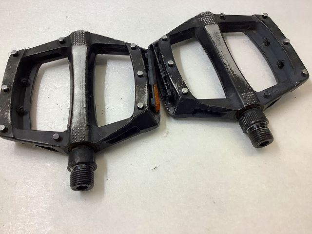 フラットペダル