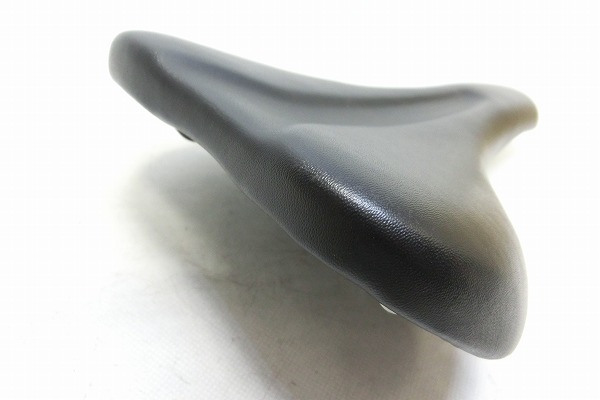 サドル ブラック スチールレール