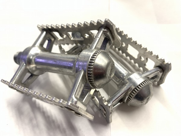 フラットペダル STREAM