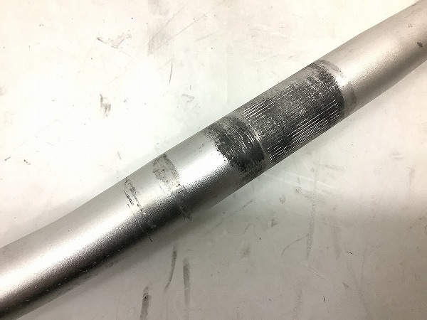 フラットバーハンドル　25.4mm　590mm