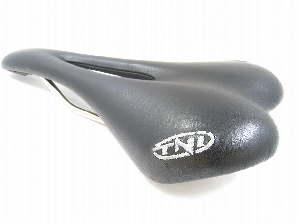 サドル ブラック チタンレール