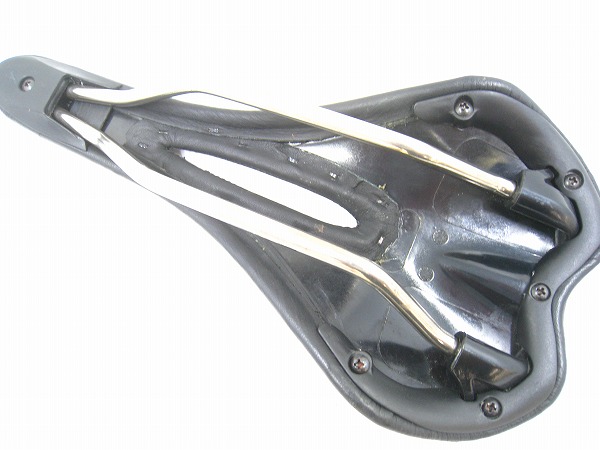 サドル ブラック チタンレール