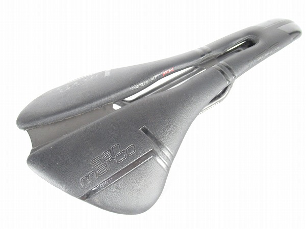 サドル　MANTRA CARBON FX　ブラック　カーボンレール