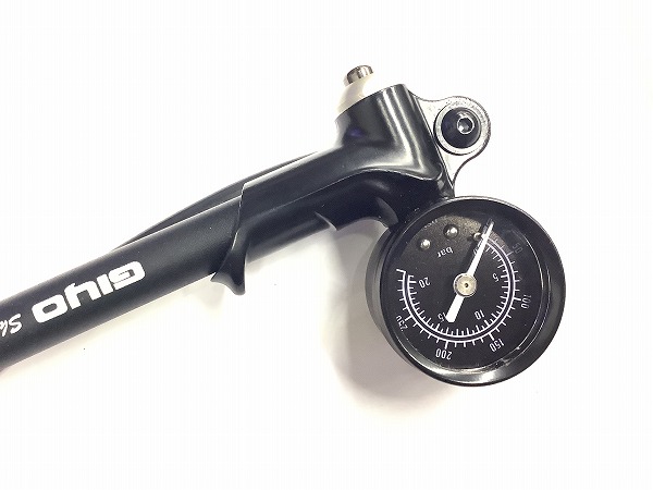 サスペンションポンプ