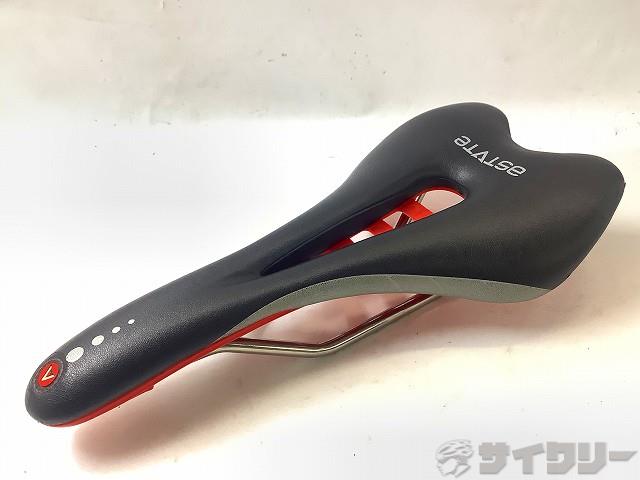 サドル SKYLINE VT TITAN 