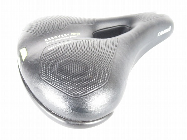 サドル　R.E.MED　低反発　ブラック　スチールレール