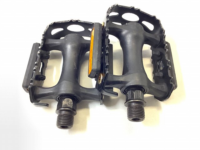 フラットペダル