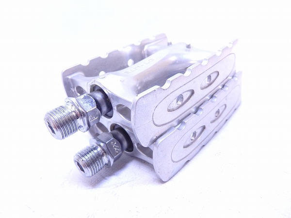 フラットペダル CT-LITE シルバー