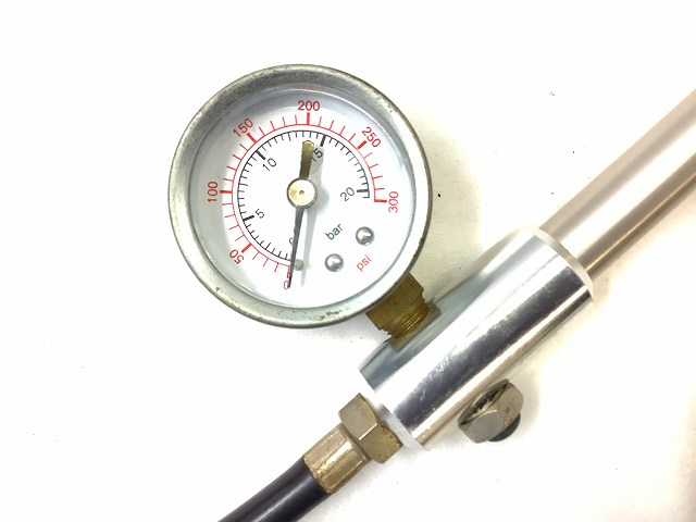 サスペンションポンプ