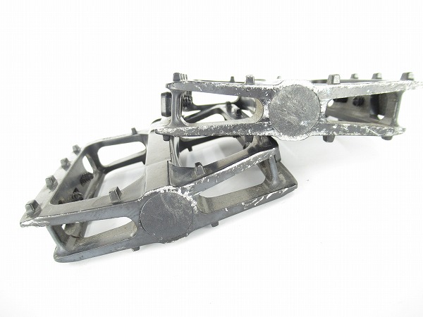 フラットペダル　ブラック