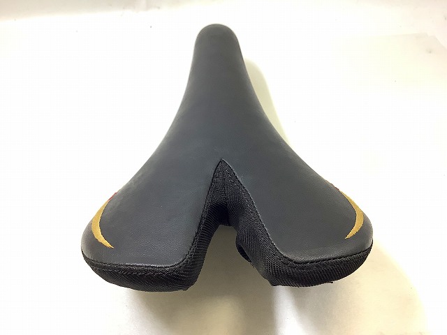 サドル　RACE CR-MOレール