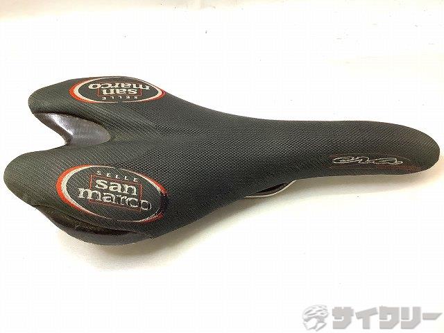 サドル　ERA CARBON TITANレール