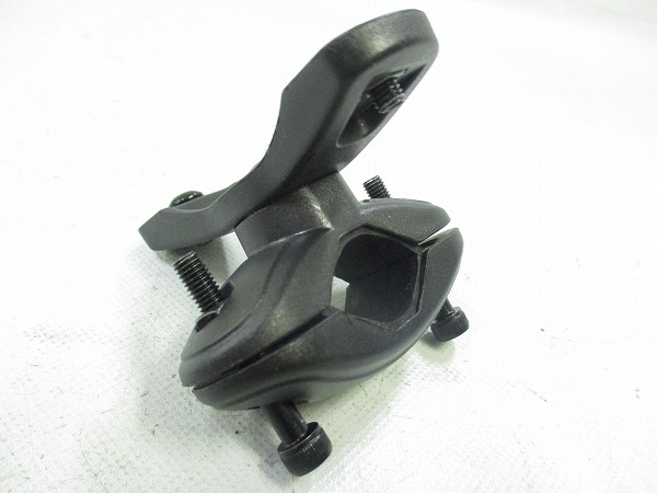 ボトルケージ台座 ブラック 31.8mmまで