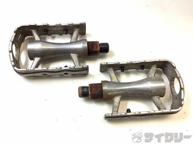 フラットペダル