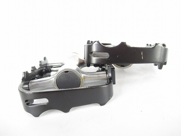 フラットペダル　ブラック/シルバー