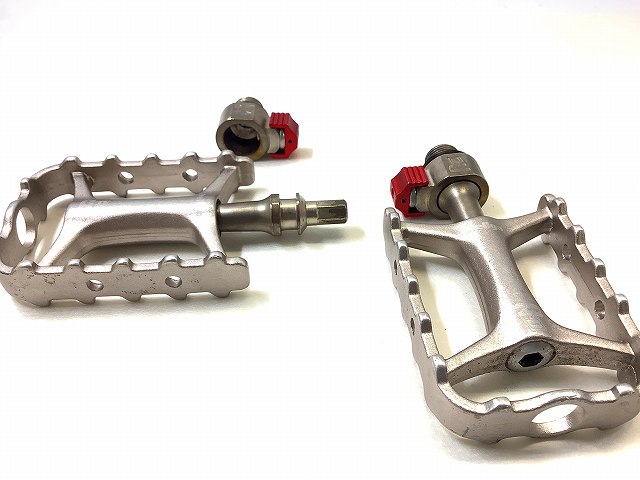 脱着式フラットペダル