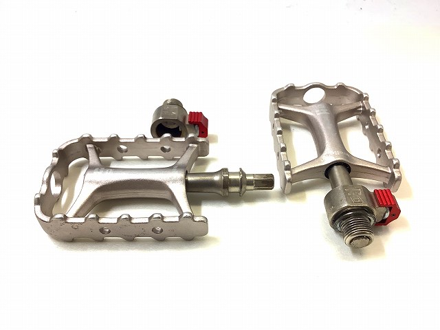 脱着式フラットペダル