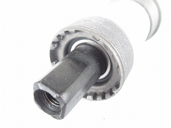 ボトムブラケット　VP-BC73　JIS/68mm　軸長：110.5mm