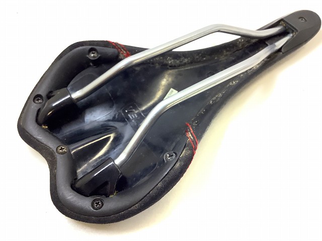 サドル ブラック