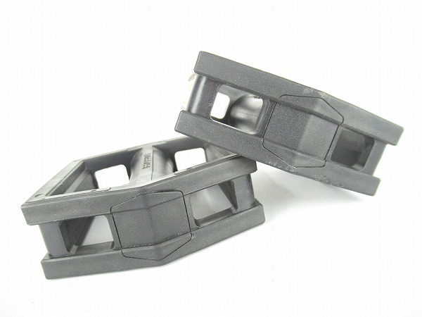 フラットペダル　ブラック　樹脂製