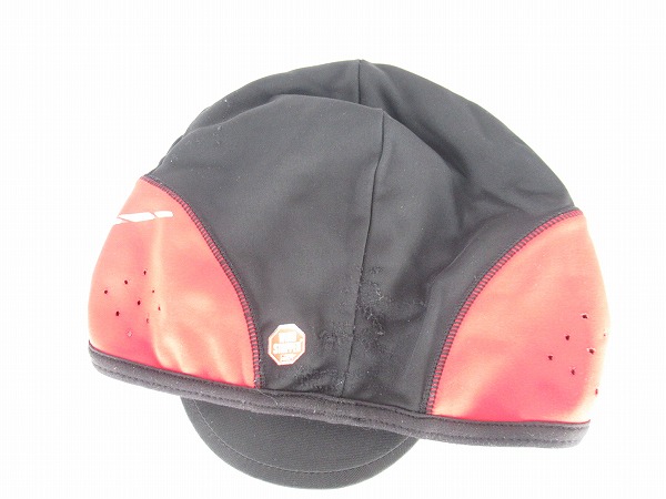 サイクルキャップ　裏起毛　ブラック/レッド