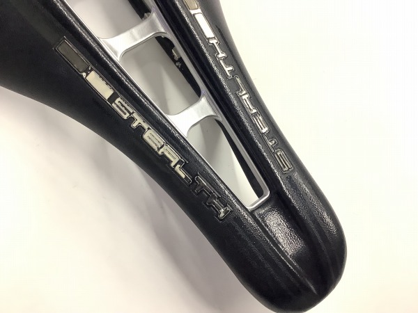 サドル STEALTH INOXレール 142mm