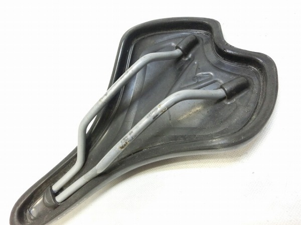 サドル PROVIP ブラック スチールレール