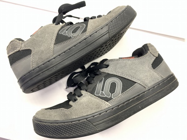 シューズ FREE RIDER 26.0cm(JP表記)