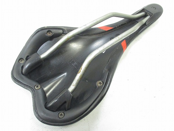 サドル FELT 1.2 ブラック