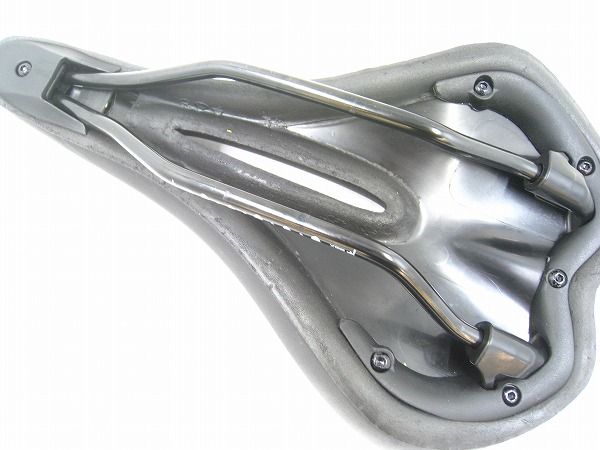 サドル Acentia Fortis Aura スチールレール