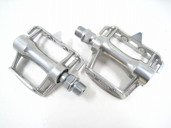 トゥークリップペダル RADIUS シルバー