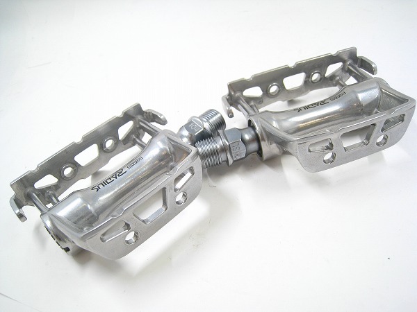 トゥークリップペダル RADIUS シルバー