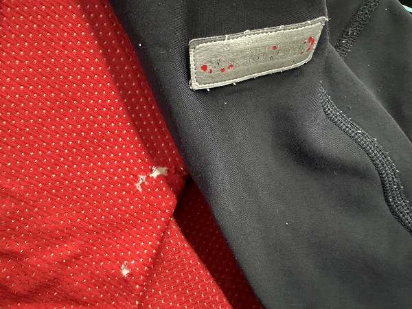 ビブショーツ Mサイズ 破れあり