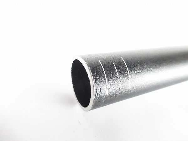 ライザーバーハンドル　ブラック　31.8mm/680mm　※カット済