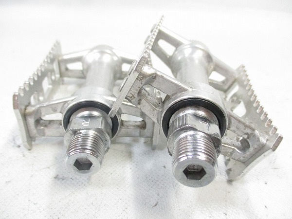 フラットペダル SYLVAN STREAM シルバー