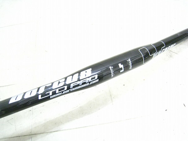 カーボンフラットバー LTD PRO 31.8/600mm