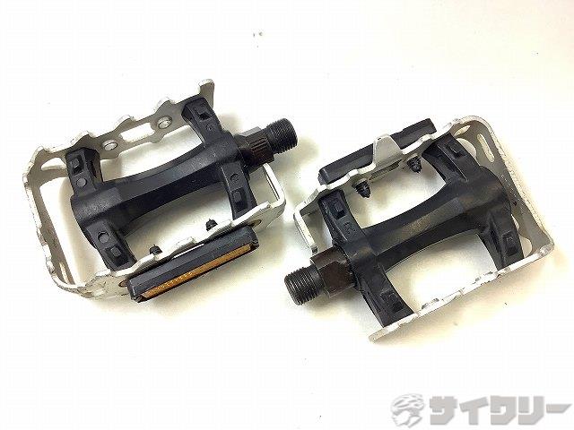 フラットペダル