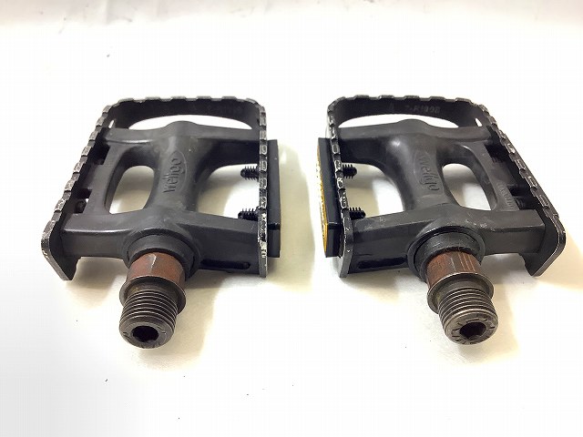 フラットペダル