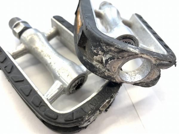 フラットペダル