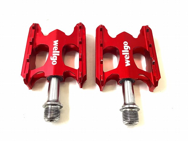 フラットペダル