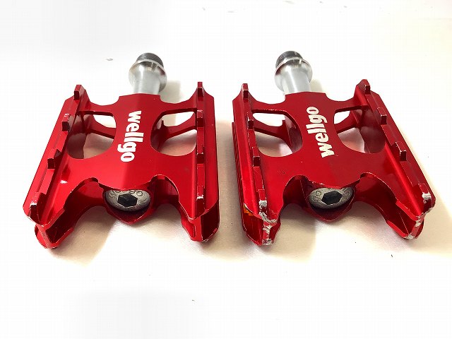 フラットペダル