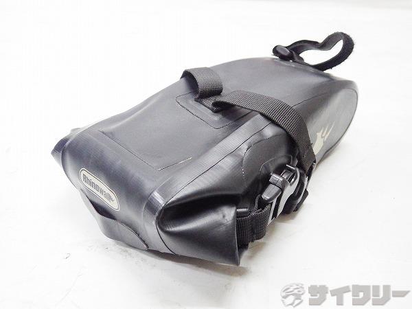 サドルバッグ サイズ：210㎜ ｘ 90㎜ x 80㎜