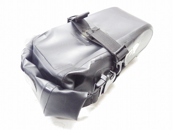 サドルバッグ サイズ：210㎜ ｘ 90㎜ x 80㎜