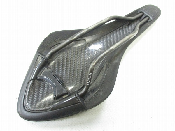 サドル ARIONE R3 kiumレール Regular 【推定】