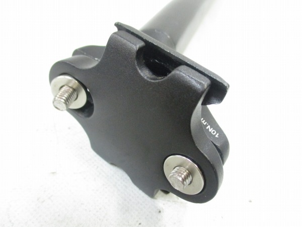 D型カーボンシートポスト 350mm ブラック