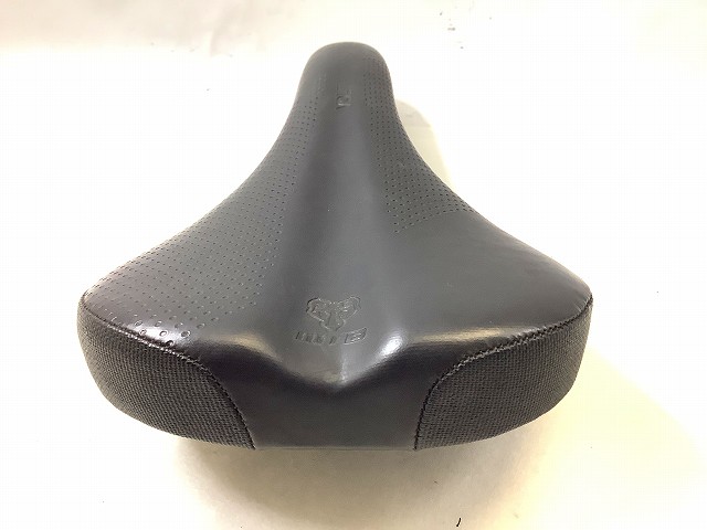 サドル　VOLT　142　