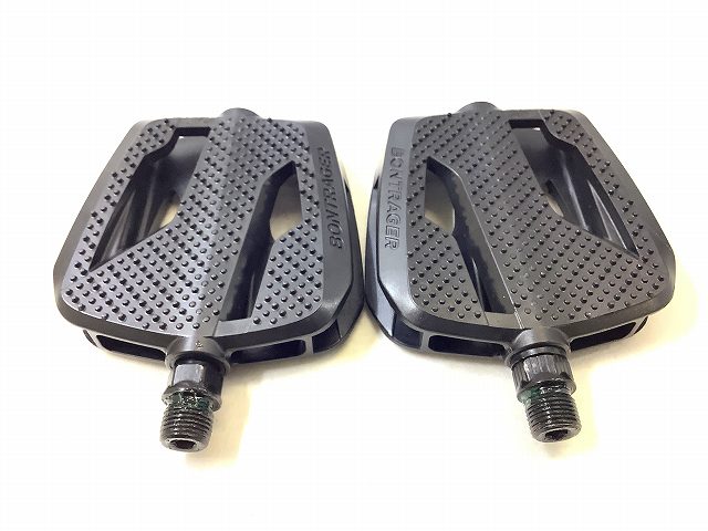 フラットペダル  ブラック